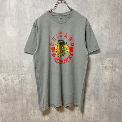 古着 used　NFL　シカゴブラックホークス　アメフト　半袖オフィシャルプリントTシャツ　グレー　スポーツ　Mサイズ