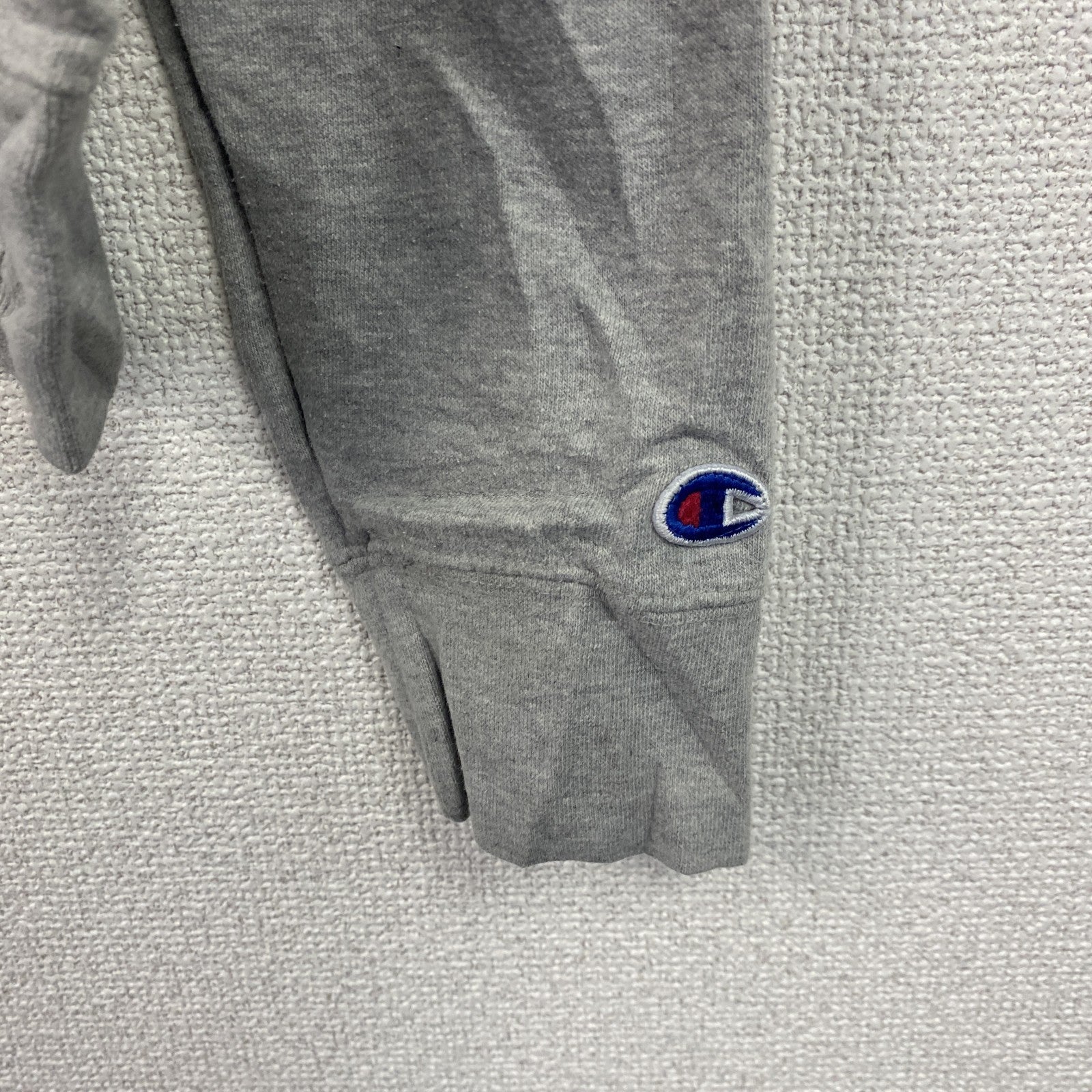 champion　チャンピオン　スウェット/トレーナー　ワッペン　クルーネック　現行　灰色　グレー　Sサイズ