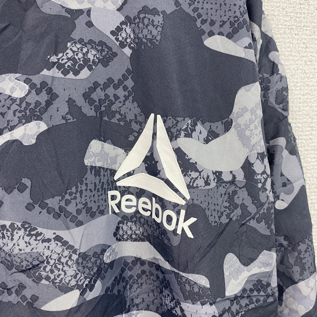 Reebok　リーボック　ハーフジッププルオーバージャケット　ワンポイント　カモ柄　迷彩　灰色　グレー　XLサイズ