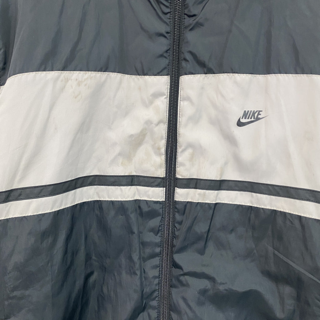NIKE　ナイキ　中綿ジャケット　黒　ブラック　Mサイズ