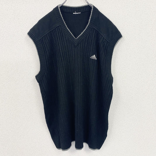 adidas　アディダス　アクリルニットベスト　Vネック　ワンポイント刺ロゴ　黒　ブラック