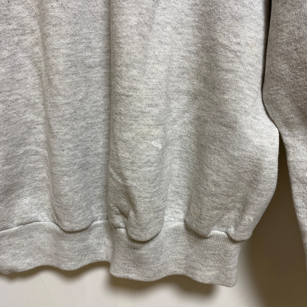 古着 used　JERZEES　ジャージーズ　長袖ワンポイント刺繍スウェット　トレーナー　クルーネック　USA製　グレー　Mサイズ
