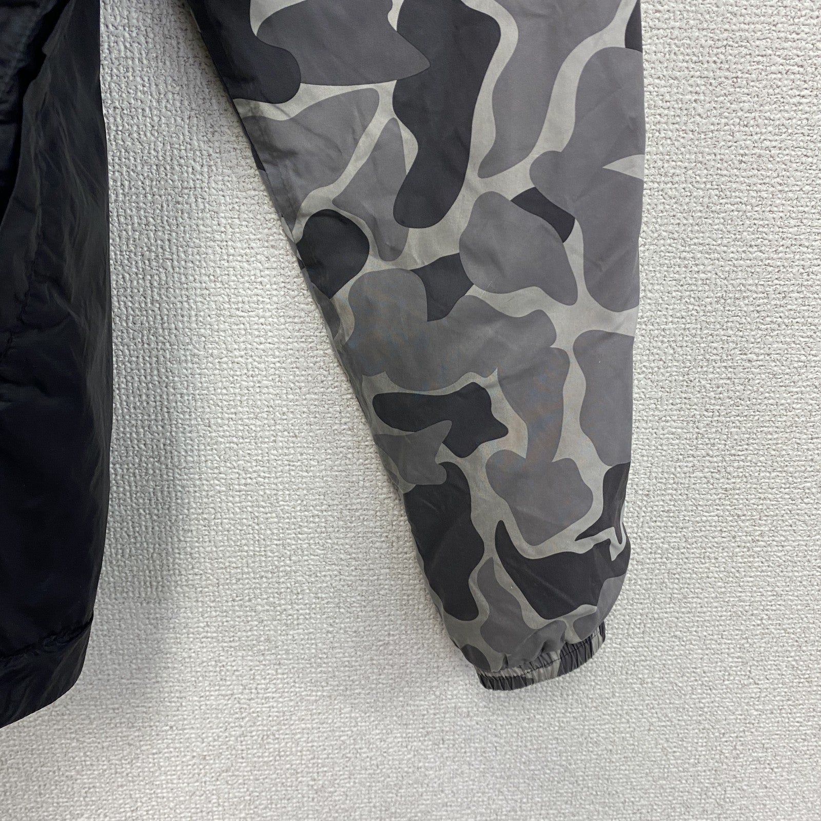 adidas　アディダス　フルジップジャケット　リバーシブル　カモフラ　グレー　黒　ブラック　Mサイズ　
