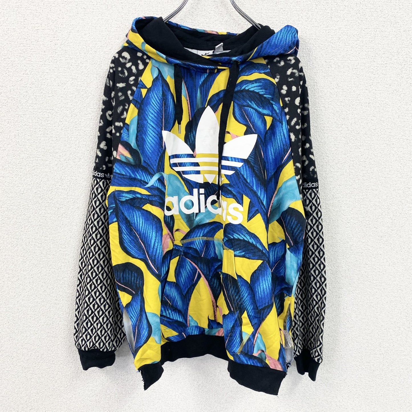 adidas　アディダス　プリントスウェットパーカー/フーディ　黄色　イエロー　マルチカラー　XLサイズ