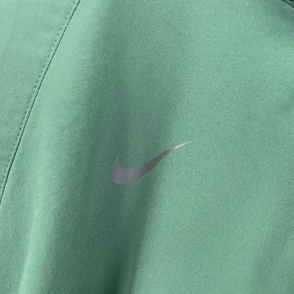 NIKE　ナイキ　プルオーバージャケット　ハーフジップ　ワンポイント　緑　グリーン