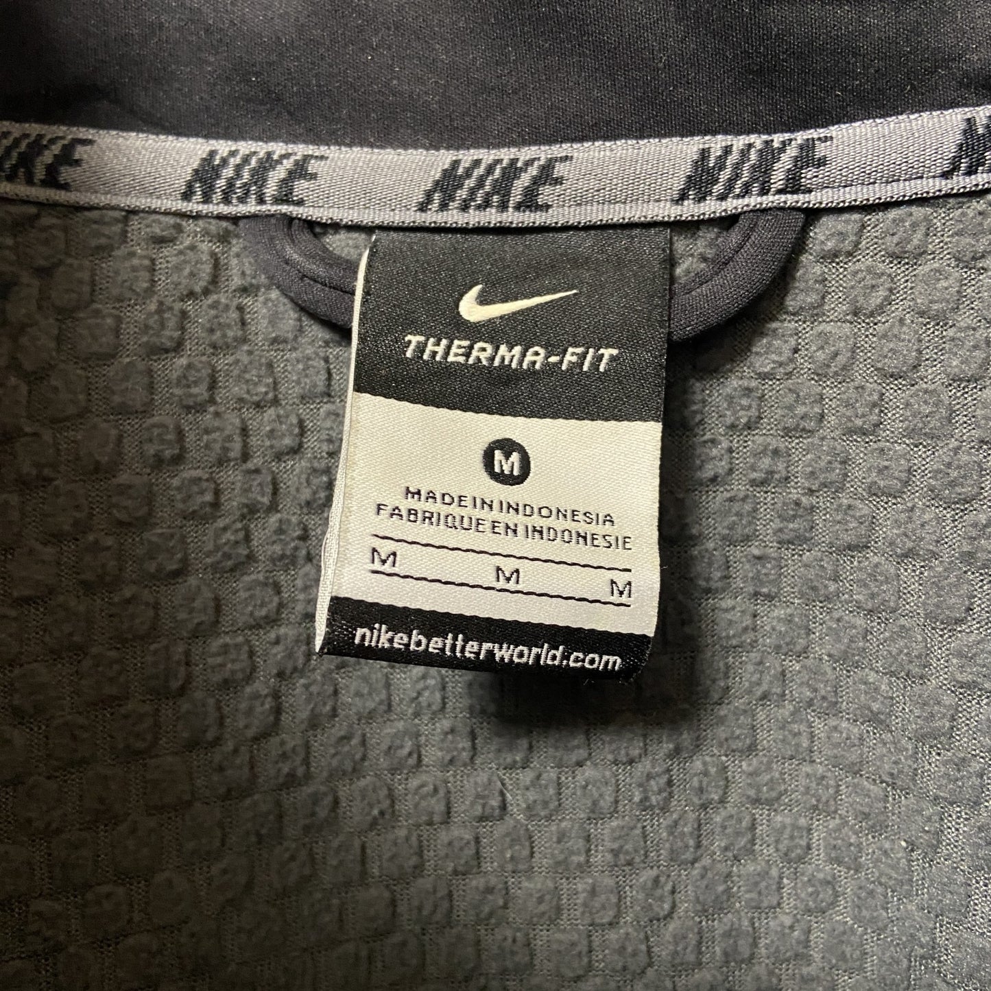 古着 used　NIKE THERMA-FIT ナイキ　長袖ジャンパー　フルジップアウター　ワンポイント刺繍　ラクロス　Mサイズ