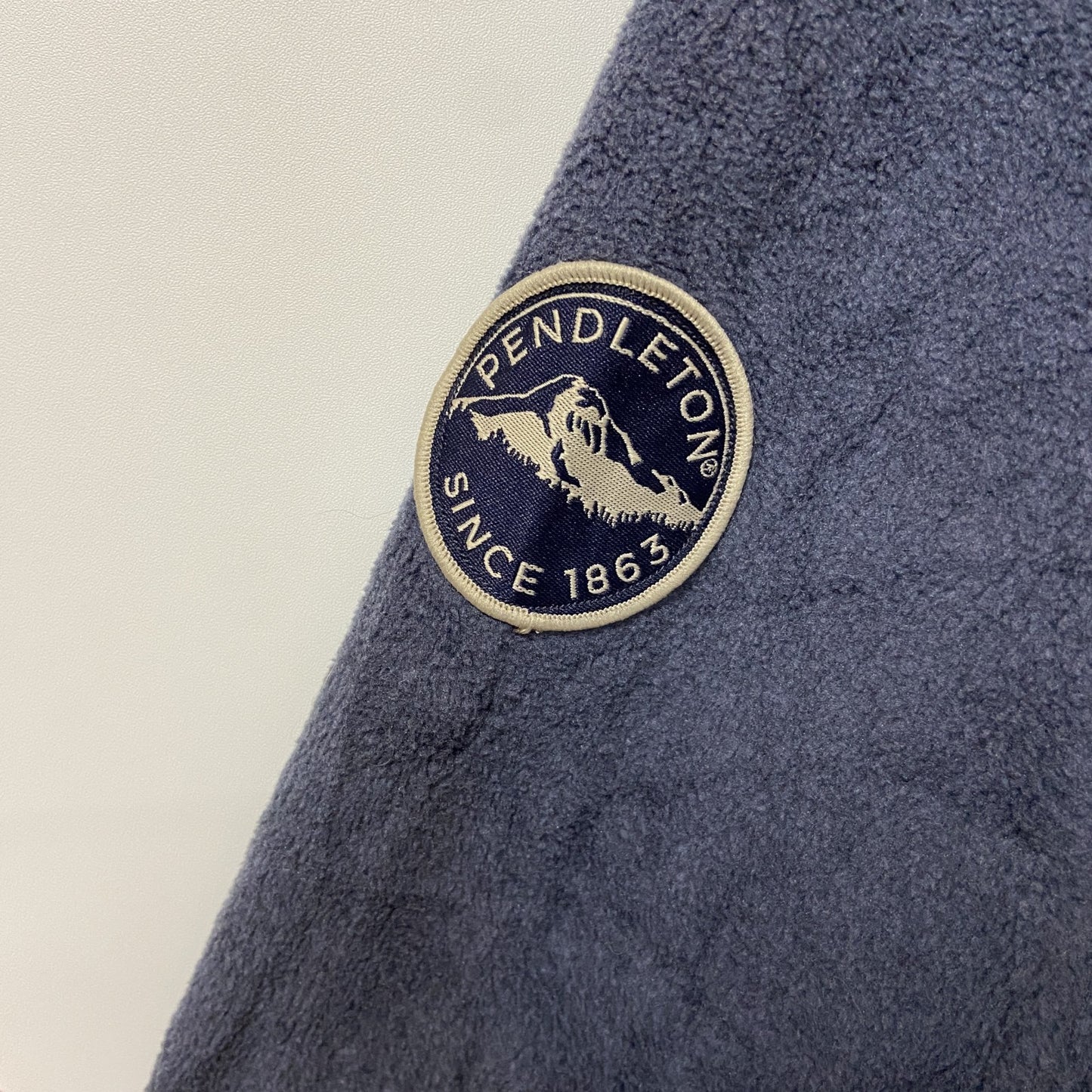 古着 used　PENDLETON ペンドルトン　長袖ハーフジップフリースジャケット　プルオーバー　ワンポイントワッペン　Lサイズ