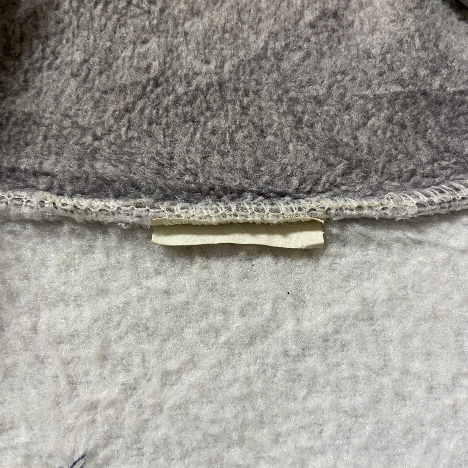 古着 used　TOMMY HILFIGER トミーヒルフィガー　フリースベスト　ワンポイント刺繍　グレー　ホワイト　ハイネック