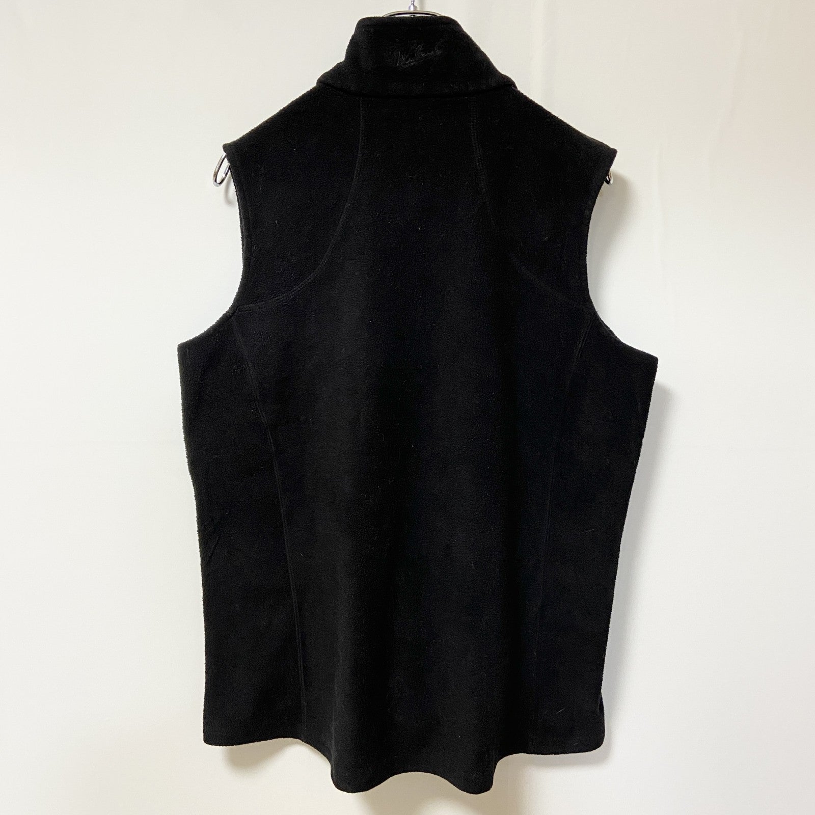 古着 used　WOOLRICH　ウールリッチ　ハイネックフリースベスト　ワンポイント刺繍　シンプル　ノームコア　黒　Lサイズ