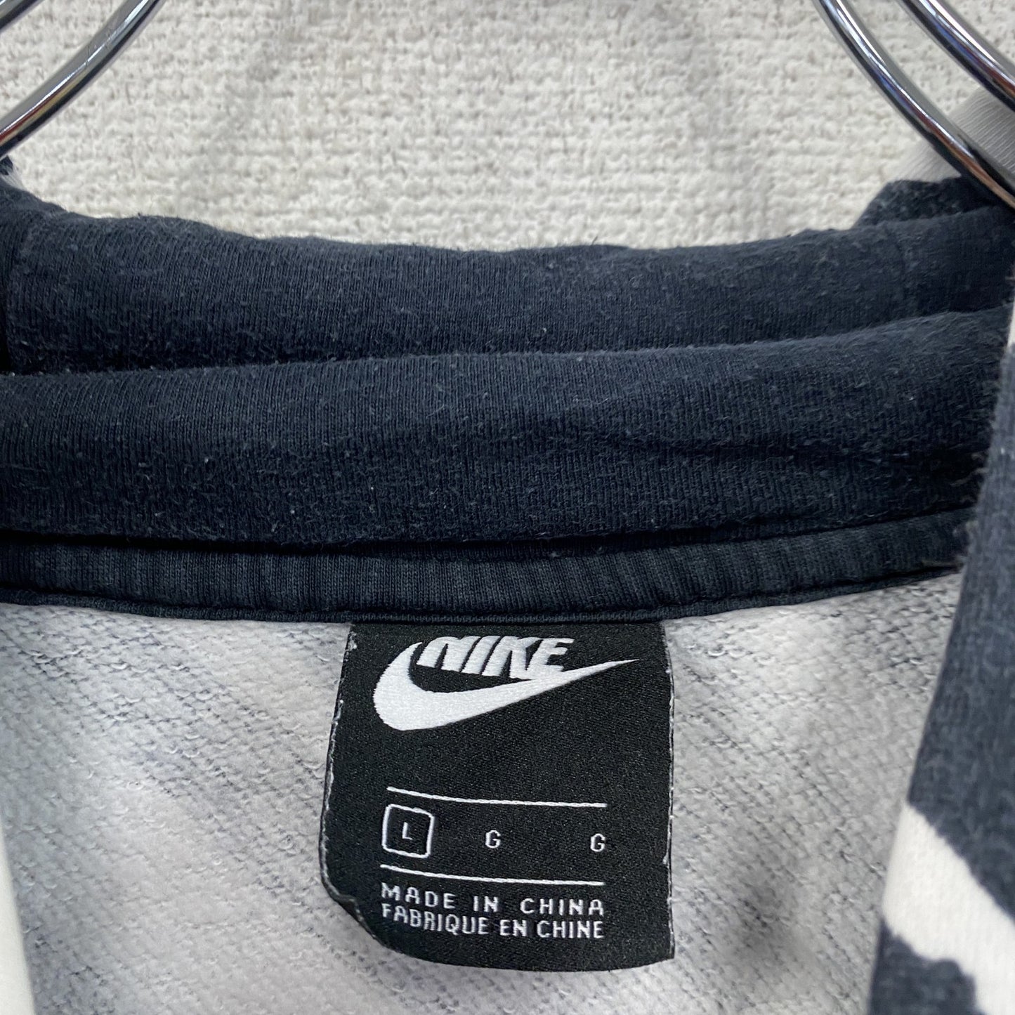 NIKE　ナイキ　スウェットパーカー/フーディー　スウッシュ　黒　ブラック　白　ホワイト　Lサイズ