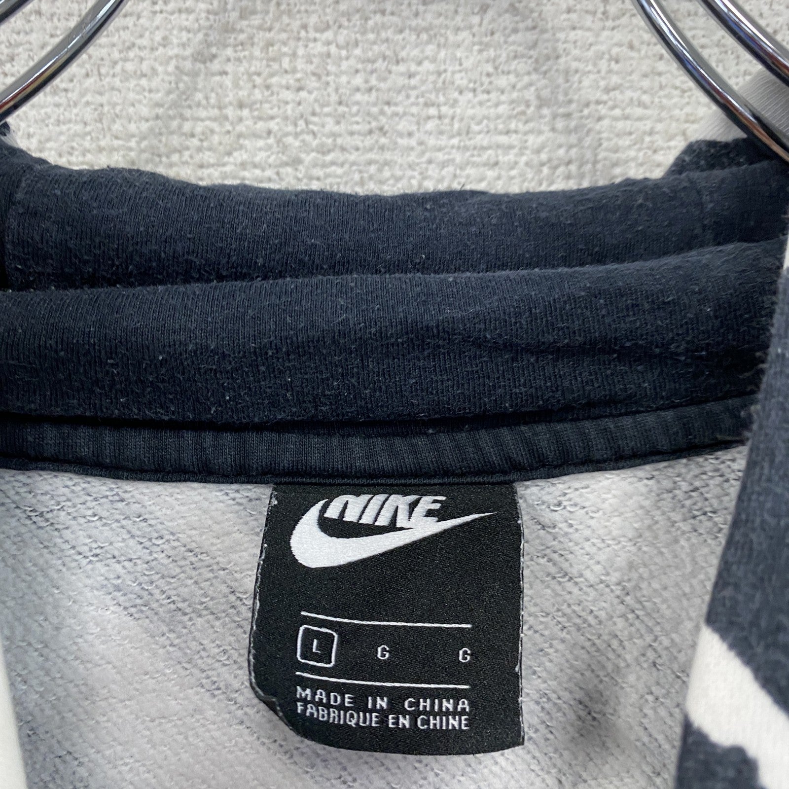 NIKE　ナイキ　スウェットパーカー/フーディー　スウッシュ　黒　ブラック　白　ホワイト　Lサイズ