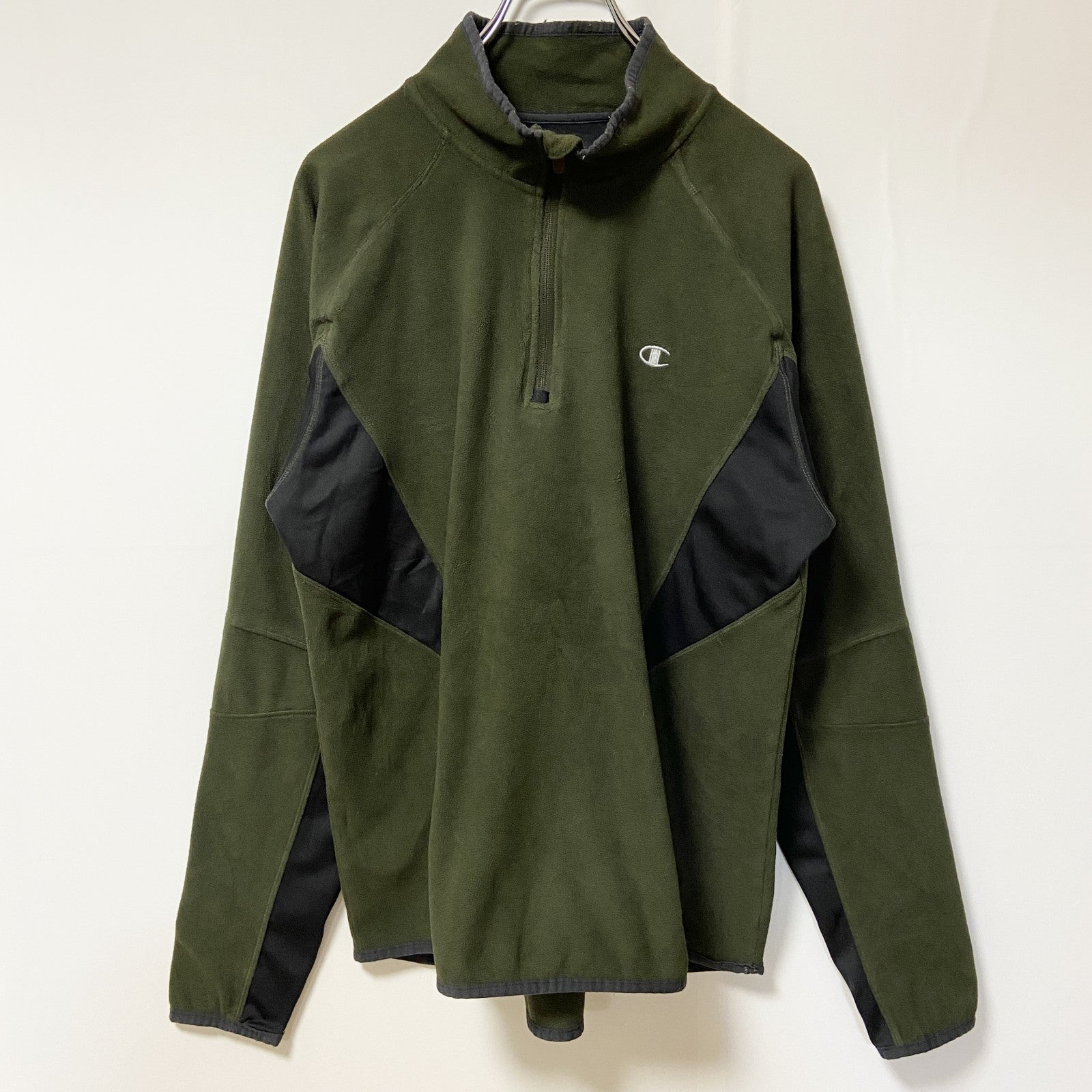 古着 used　Champion チャンピオン　長袖ハーフジップフリースジャケット　ワンポイントロゴ刺繍　カーキ　Mサイズ