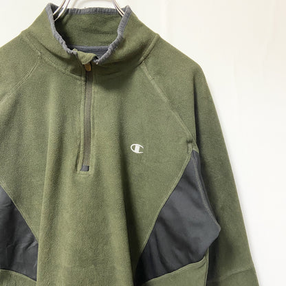 古着 used　Champion チャンピオン　長袖ハーフジップフリースジャケット　ワンポイントロゴ刺繍　カーキ　Mサイズ